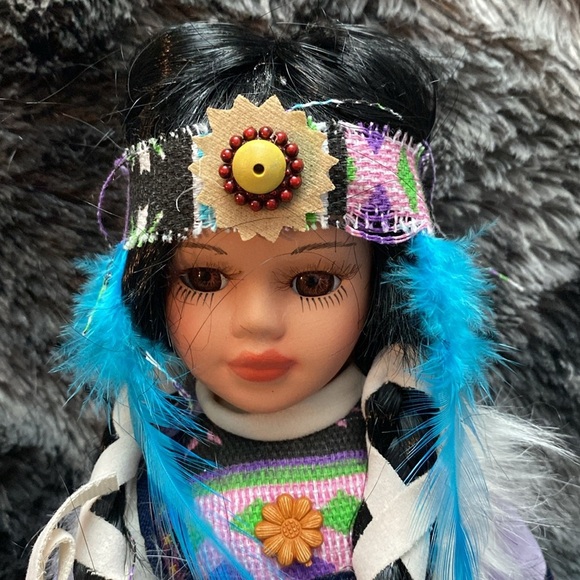 Collectible Kinnex Porcelain Doll - Picture 5 of 16